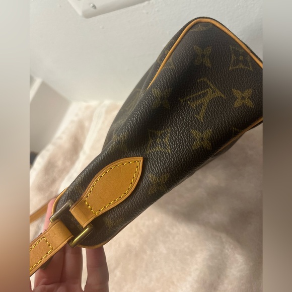 Louis Vuitton Tuileries Crossbody Monogram - Picture 9 of 17